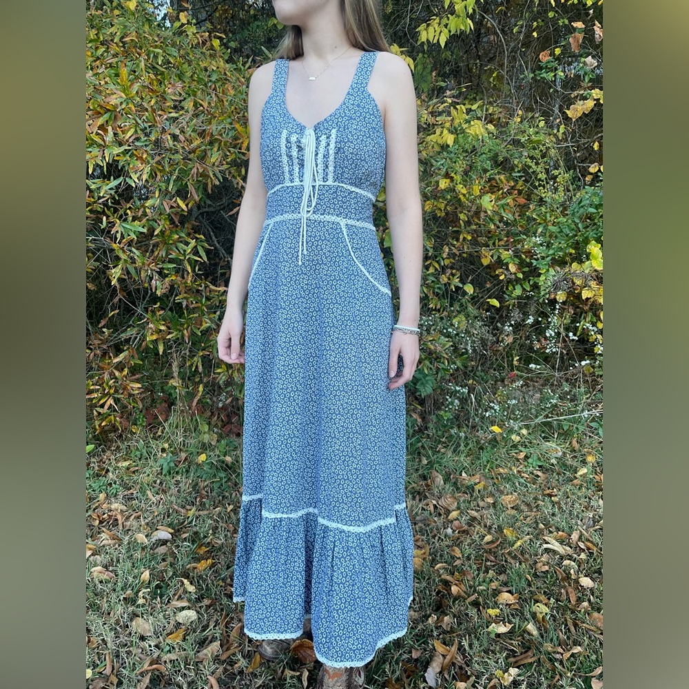 Blue and cream lace Gunne Sax dress in perfect condition! Small/ Medium